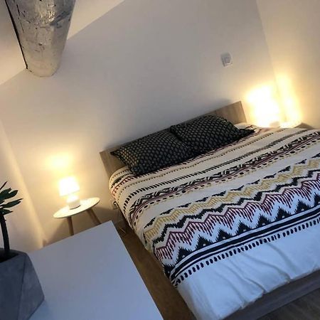 Appartement KNF HOUSE - Superbe T2 DUPLEX, à 5min des Arènes à Nîmes Extérieur photo