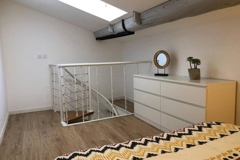 Appartement KNF HOUSE - Superbe T2 DUPLEX, à 5min des Arènes à Nîmes Extérieur photo